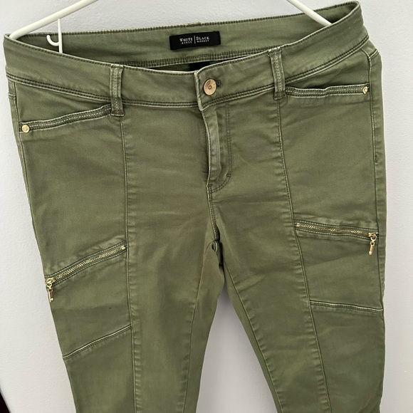 Like new cropped jeans, stretchy, worn twice. - Picture 5 of 8